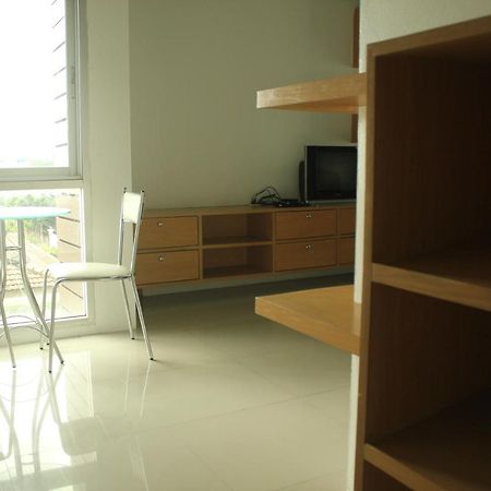 Bansabai Sabaidee Service Apartment Бангкок Экстерьер фото