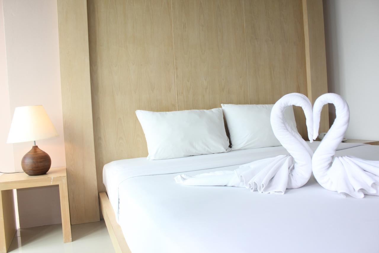 Bansabai Sabaidee Service Apartment Бангкок Экстерьер фото
