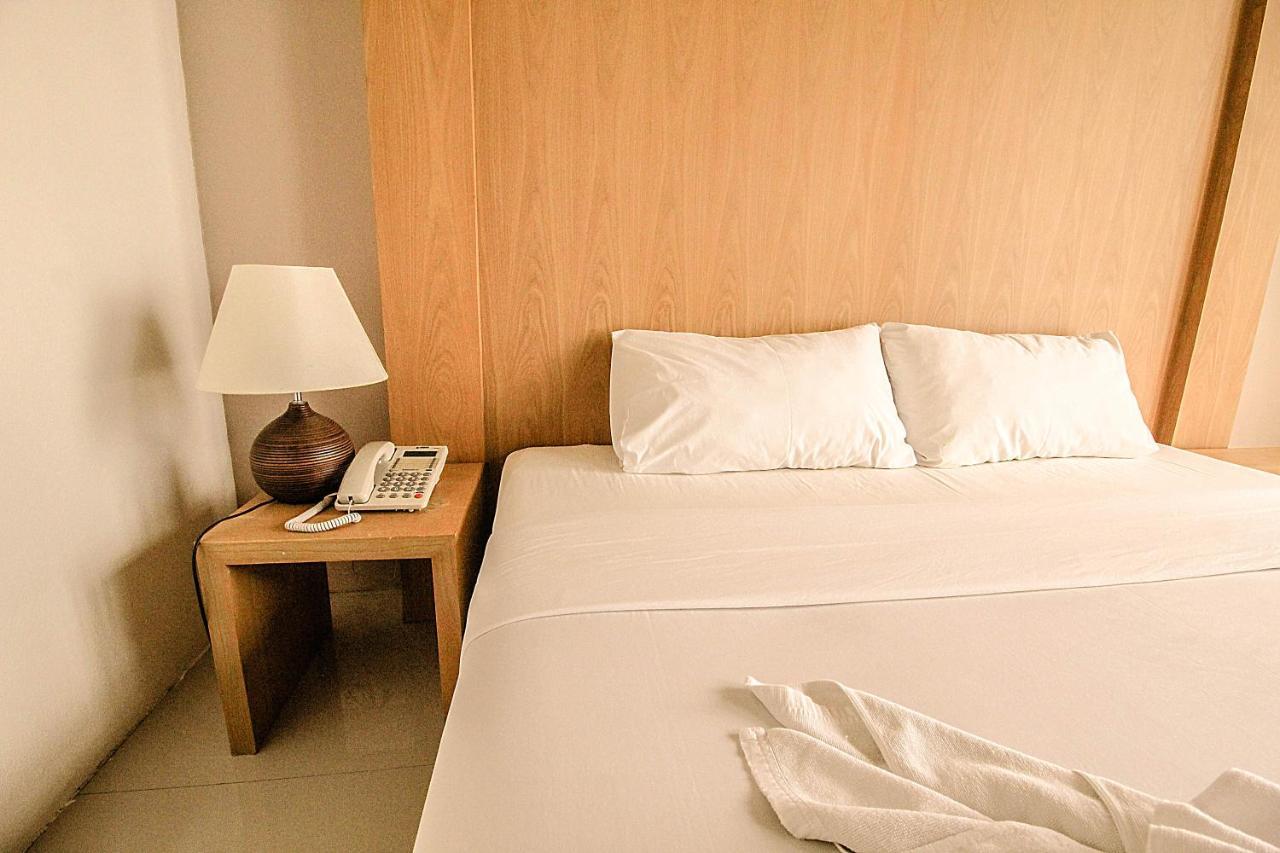 Bansabai Sabaidee Service Apartment Бангкок Экстерьер фото