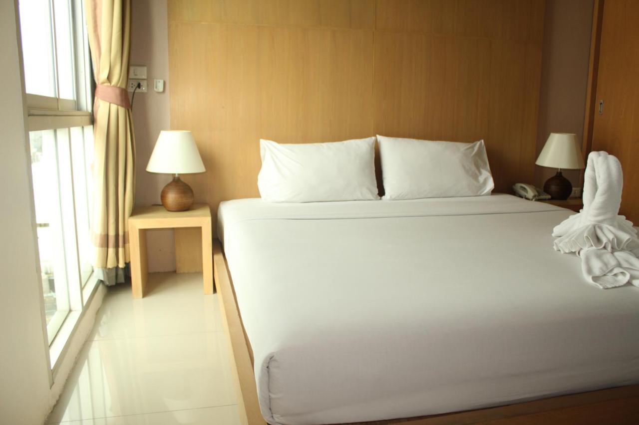 Bansabai Sabaidee Service Apartment Бангкок Экстерьер фото